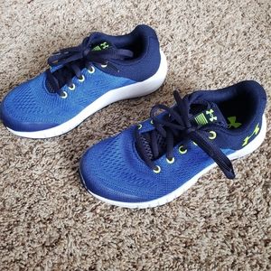 Brand new boys Under Armour shoes. Size 13.